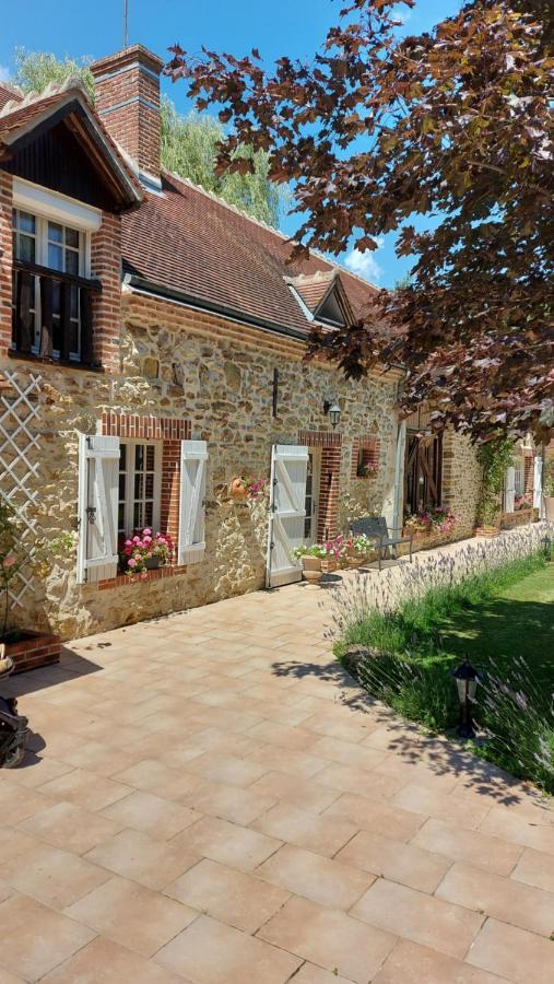 Bed and Breakfast Les 3 Roses Anjouin Exteriér fotografie